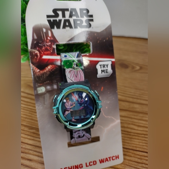 Star Wars Flashing LCD Watch - Picture 7 of 7